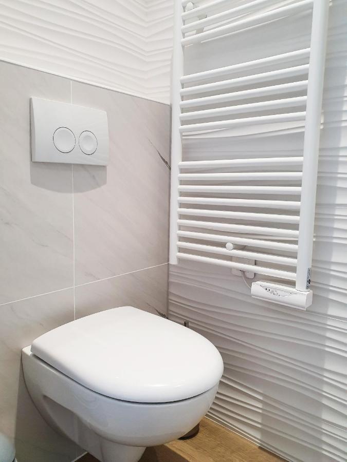 Exigehome - Chambre D'Hote Avec Jacuzzi Et Jardin Paysage, Partage Orgeval  Luaran gambar