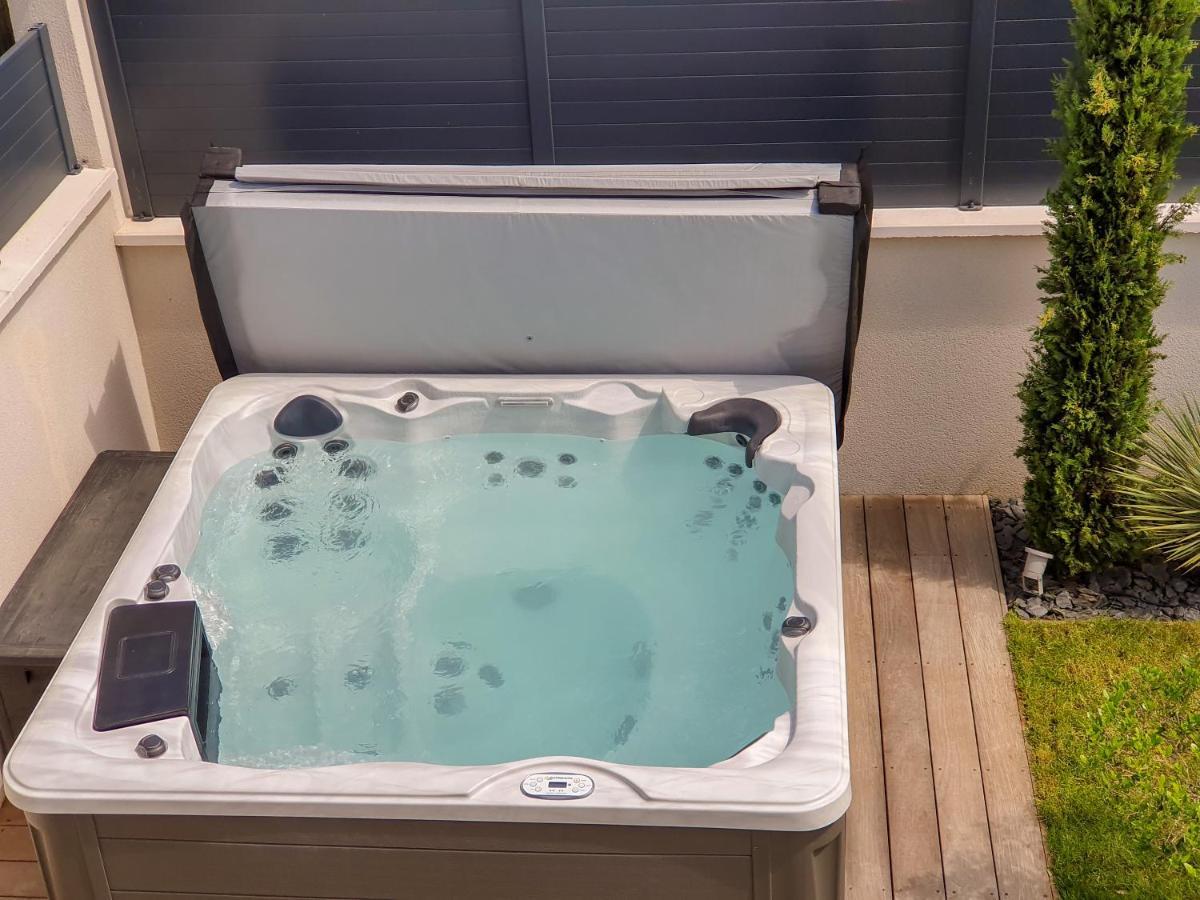 Exigehome - Chambre D'Hote Avec Jacuzzi Et Jardin Paysage, Partage Orgeval  Luaran gambar